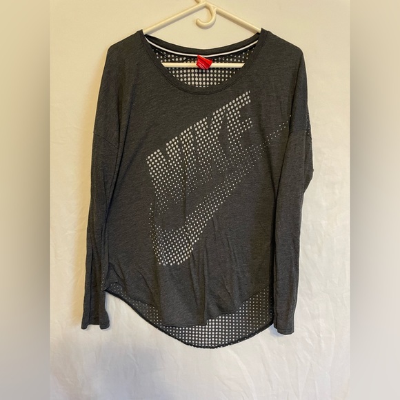 Nike Tops - Women’s size L Nike long sleeve shirt